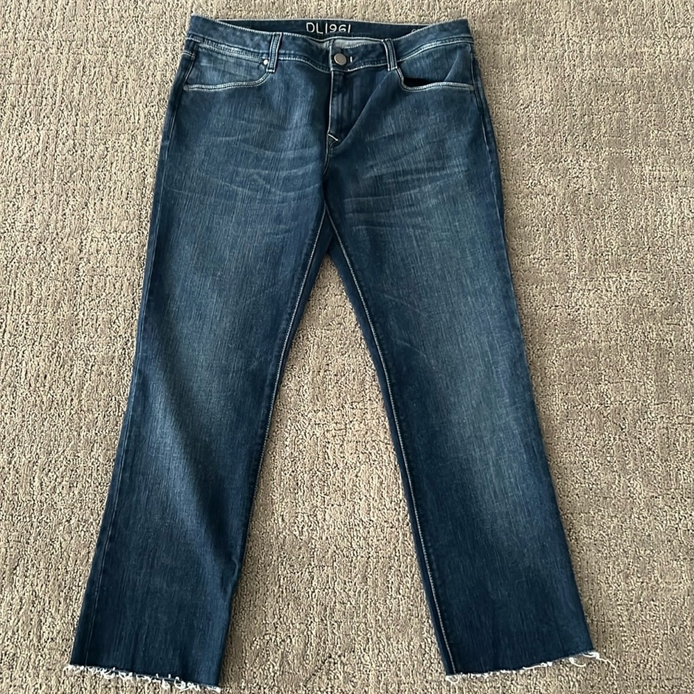 LIKE NEW DL1961 Grace High Rise Stretch w/ Fray Edge - 32
